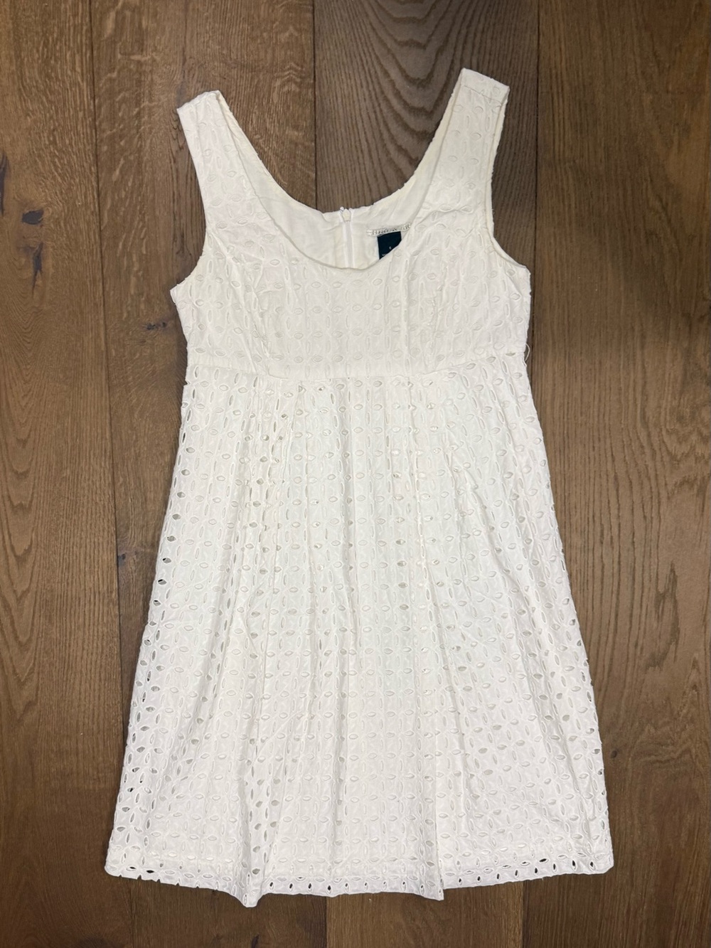 Mac & Jac White Eyelet Sleeveless Mini Dress Size 6